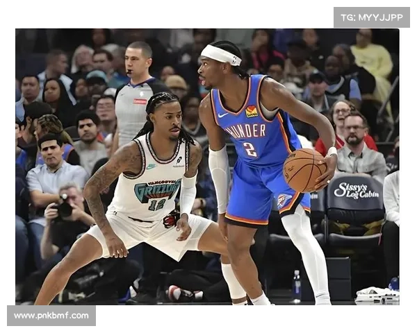 NBA实时战况聚焦：巨星对决与季后赛前瞻